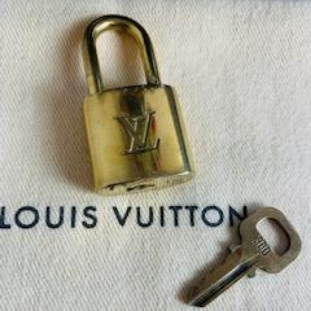 Authentic Louis Vuitton Lock and Key #300 - Picture 6 of 6